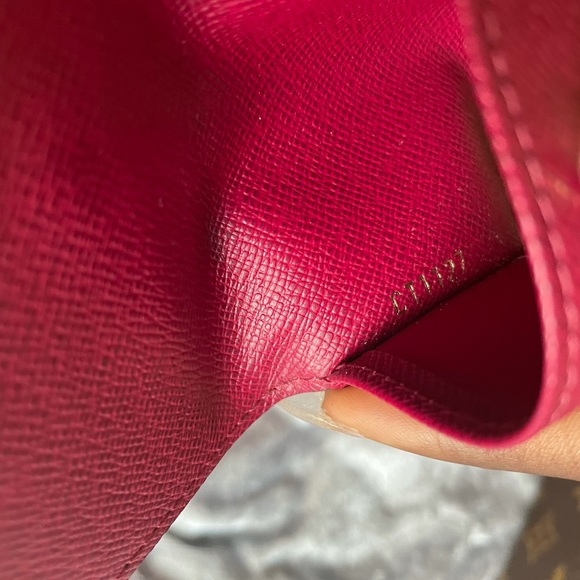 Louis Vuitton Multicles 4 Fuschia Key Holder - Picture 12 of 15